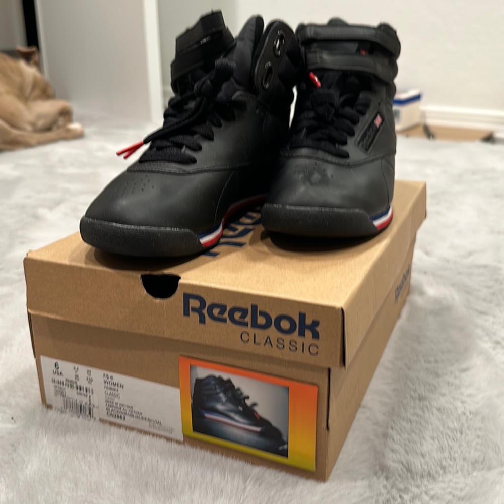 Reebok hi top classics womens 6 black leather with red white and blue